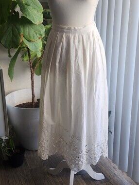 Nancy Johnson Vintage Cottagecore Embroidered Midi Skirt Scalloped Eyelet Hem